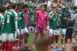 Memo Ochoa dando el discurso motivacional
