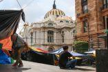 Comerciantes destacaron que existen aún muchas calles que siguen ocupadas con las casas de campaña de la CNTE.