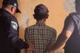 Agentes de la Policía Nacional Civil de Guatemala detuvieron a Rigoberto “N” en Escuintla, acusado de agredir a su hija y nieta con un cuchillo.