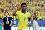Vinicius Junior celebrando su gol con Brasil
