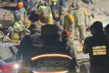 Defensa rescata a niño de 11 años de entre los escombros en Venezuela