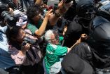 Policías de la CDMX contra manifestación de madres buscadoras.