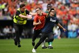 Invasión de cancha durante Bélgica Vs Senegal correspondiente a los 16avos de Final en el Mundial 2026.