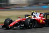 Lewis Hamilton logró el mejor tiempo en la única práctica del viernes del GP de la Gran Bretaña