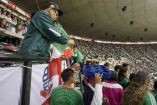 El momento fue captado por Cleverly (@Cleverlydey4u en X) y comenzó a circular en redes sociales, donde generó reacciones encontradas entre quienes lo tomaron con humor y quienes reprobaron la acción.