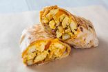 Burrito de huevo y papa hash brown