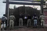 La FGR realizó la diligencia como parte de las investigaciones realizadas por la probable comisión del delito de posesión de arma de fuego de uso exclusivo de las Fuerzas Armadas.