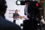 La mandataria reiteró que su gobierno continuará aplicando incentivos fiscales y manteniendo acuerdos con los gasolineros para contener las alzas de precio.
