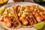 Sencillos tacos de pescado al pastor para una comida saludable