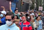 Miles de aficionados mexicanos se congregaron desde temprano y formaron largas filas para ingresar al Fan Fest