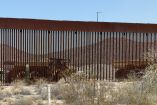 Excélsior constató el avance en la construcción del segundo muro y como los trabajos se desarrollan a todas horas, sin parar.