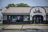 Taco Bell retira vegetales en Estados Unidos ante investigación por brote de Cyclospora que afecta a miles de personas.