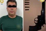 De acuerdo con los primeros reportes, el occiso y otro sujeto tuvieron una riña con un joven que conducía un vehículo