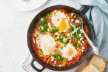 Receta de huevos ahogados en salsa roja