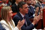 La Audiencia de Madrid confirmó que Begoña Gómez, esposa de Pedro Sánchez, enfrentará juicio por tráfico de influencias y malversación.