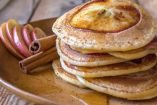 Receta de hot cakes de manzana, avena y canela