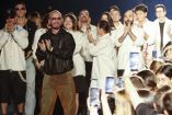J Balvin cambia la música por la moda y sorprende con su primera colección