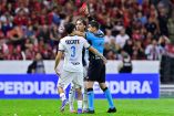 Roja para Carlos Salcedo: Hubo tres expulsados en el Atlas vs Monterrey