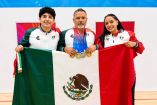 Fabián Parrilla celebra junto a Jessica y Andree Parrilla, quienes conquistaron el oro en los Juegos Centroamericanos y del Caribe Santo Domingo 2026 tras un proyecto deportivo y familiar construido durante años.
