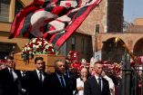 Miles de aficionados despidieron a Franco Baresi en la Basílica de San Ambrosio, donde el histórico capitán del AC Milan recibió un emotivo último homenaje.