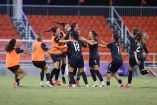 Las jugadoras mexicanas celebran el triunfo