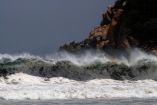 Las autoridades señalan que este factor representa un riesgo para quienes realizan actividades en el mar y zonas de playa.