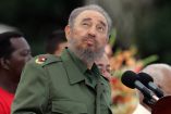 En una ventana de La Habana, el rostro de Fidel Castro vuelve a ocupar un lugar familiar.