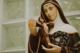 ¿Qué se le pide a Santa Clara de Asís?