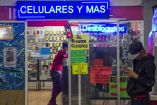 CIUDAD DE MÉXICO, 17ENERO2017.- Tienda de venta de celulares en el metro Chapultepec. FOTO: MOISÉS PABLO /CUARTOSCURO.COM