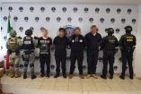 El jefe de la policía de José Sixto Verduzco, Michoacán, y tres agentes fueron detenidos por la FGE por su presunta relación con la desaparición de personas.