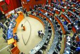 El pleno de la Comisión Permanente del Congreso de la Unión se integra con 37 legisladores; de ellos 18 son senadores y 19 son diputados federales.