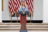 El regreso al ojo público de la esposa de Donald Trump llega en medio de las especulaciones sobre su relación.