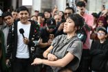 "Farmear aura" consiste en un duelo de actitud y gestos donde gana quien se ve mejor