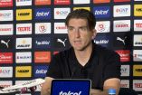 Martín Varini en conferencia de prensa