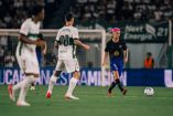 Pablo 'Gavi' abandona el campo tras sufrir una contusión en la rodilla durante el partido FC Barcelona vs Elche en el debut de LaLiga 2026/27.
