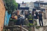 Incendio en casa de madera y cartón