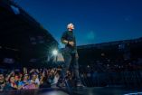 Eros Ramazzotti deberá completar una rehabilitación antes de volver a cantar.