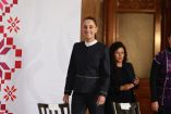 La Presidenta Claudia Sheinbaum sonriendo durante su conferencia matutina en Palacio Nacional donde habló sobre la resolución del TEPJF.