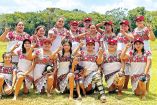 Equipo de softbol de las Diablillas Mestizas de Hondzonot.