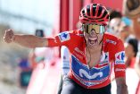 Enric Mas celebró en la cima de Aitana su primera victoria de etapa en La Vuelta desde 2018 y reforzó su liderato en la clasificación general.