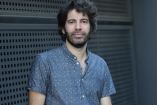 El escritor español Javier Serena presenta en México 'Papeles de un verano', su más reciente novela.