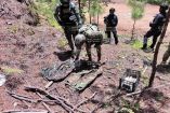 Durante el despliegue táctico, elementos del Operativo Dragón, Defensa y Guardia Nacional localizaron 19 cartuchos explosivos EMULEX y dos uniformes con camuflaje.