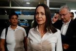 María Corina Machado criticó el acuerdo petrolero entre Estados Unidos y Venezuela, señalando que el país necesita legitimidad y transparencia.