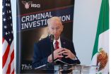De acuerdo con Johnson, una transacción sospechosa puede conducir a cuentas bancarias, activos, facilitadores y, eventualmente, a una red criminal de mayores dimensiones.