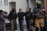 TOLUCA, ESTADO DE MÉXICO, 04SEPTIEMBRE2026.- Diego Sebastián “N” y Gerardo “N”, presuntos implicados en el multihomicidio de Atizapán, donde perdieron la vida Jonathan Meléndez, tecladista de Camilo Séptimo, su esposa embarazada, su pequeña hija de 3 años, una joven trabajadora y su mascota, fueron trasladados del Complejo Central de la Fiscalía General de Justicia del Estado de México (FGJEM) al Centro de Reinserción Social de Barrientos en Tlalnepantla. FOTO: CRISANTA ESPINOSA AGUILAR/CUARTOSCURO.COM