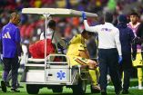 Dagoberto Espinoza sale lesionado de la rodilla izquierda, misma en la que meses atrás sufrió una rotura de ligamento cruzado anterior.