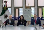 Alessandra Rojo de la Vega y CANIETI durante la firma del convenio