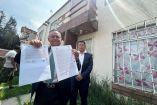 La casa ha permanecido cerrada y el deterioro se nota en el exterior de la vivienda