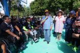 Azucena Cisneros apoya la rehabilitación del lugar, que brinda servicio a 400 personas