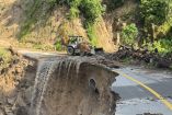 Debido a las fuertes precipitaciones registradas durante la tarde y noche del sábado, así como a la creciente súbita de un arroyo, se registraron diversas afectaciones en la comunidad de La Cuesta.